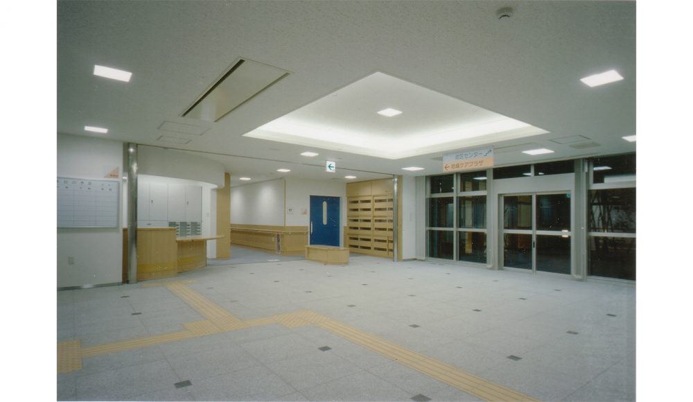 11. エントランスホール