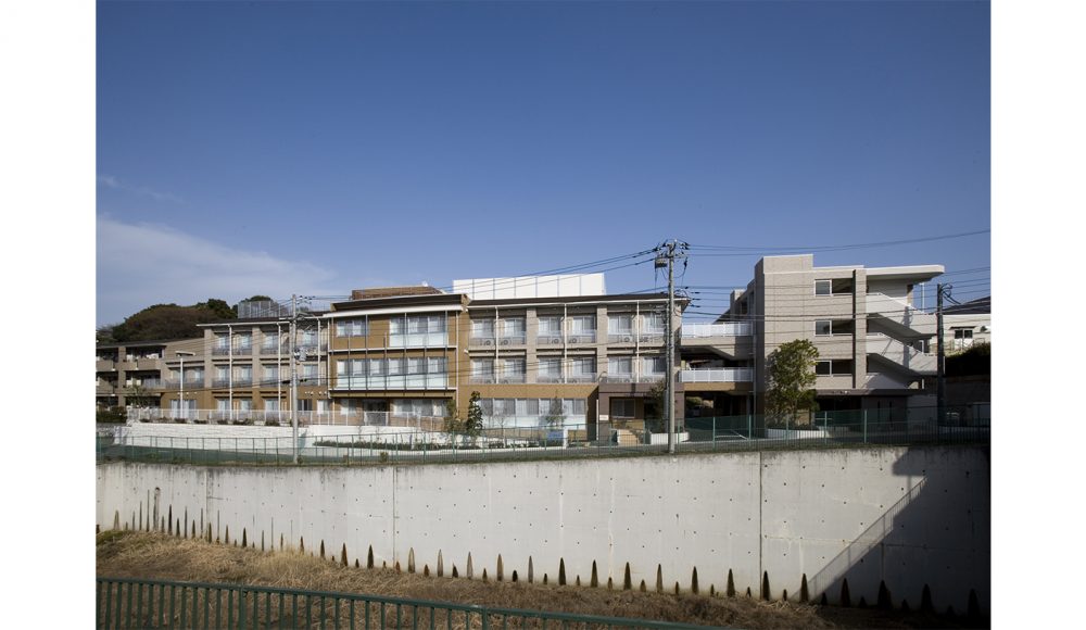 01. 外観西面全景