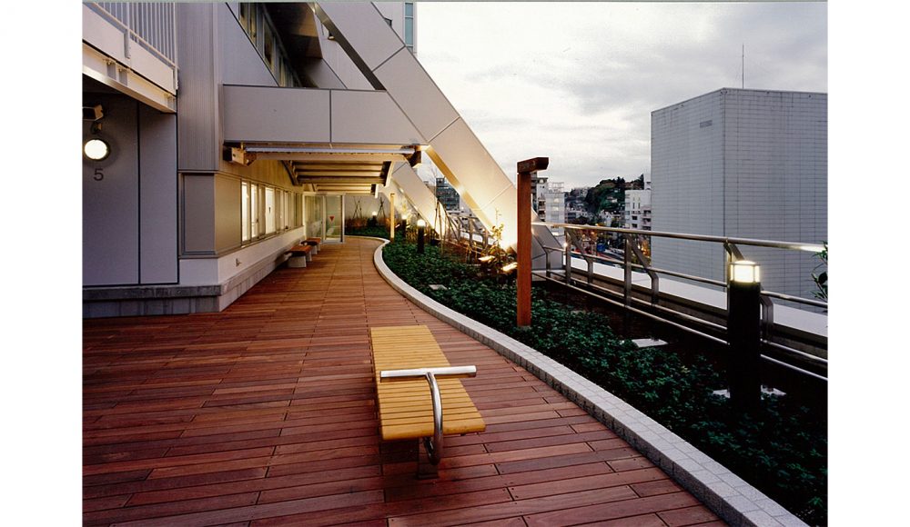 16 ５階屋上庭園
