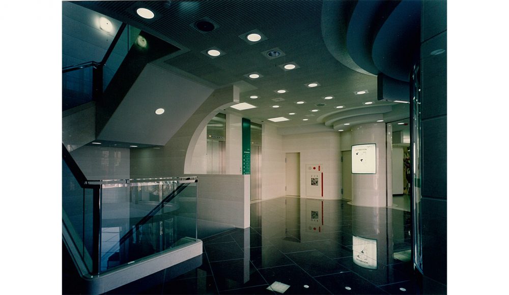 戸塚駅東口７